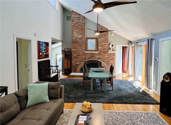 Photo - 27 Hoyt Pl