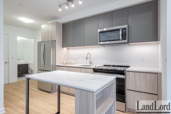 Photo - 15 Maryport Ave Unité 104