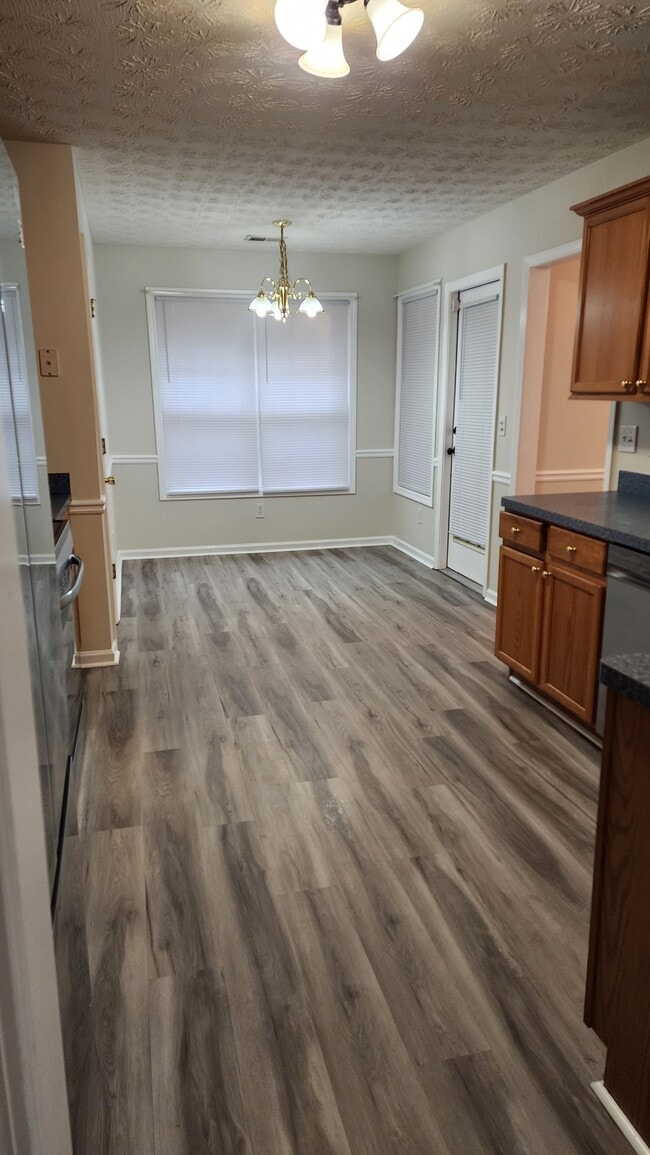 Photo - 45 Spring Valley Way