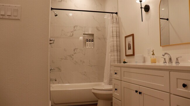 Photo - 3824 Fulton St Unit 102