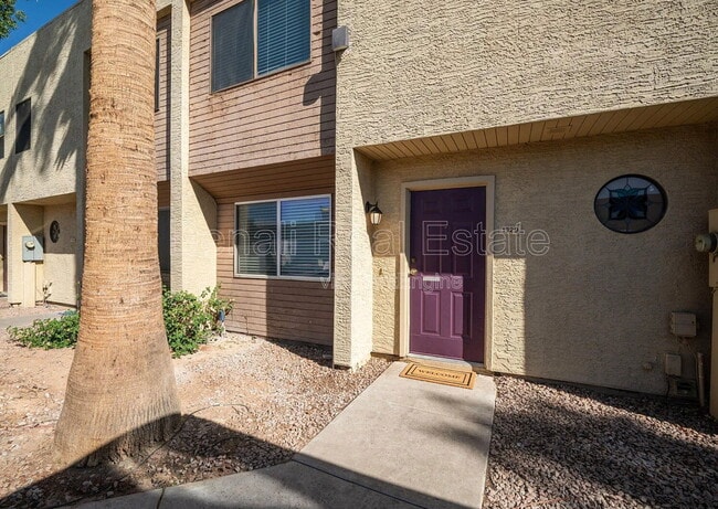 Building Photo - 1329 S Mitchell Dr