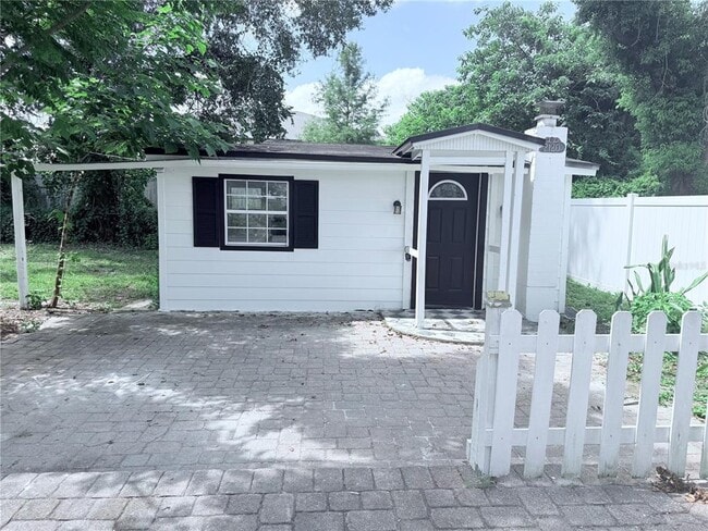 Building Photo - 2120 Carlton Dr Rental