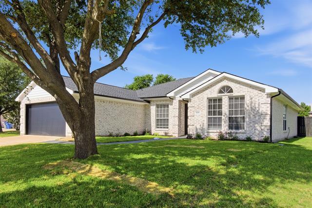Photo - 1006 Lake Dallas Dr
