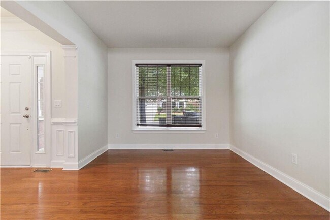 Photo - 3835 Dalwood Dr