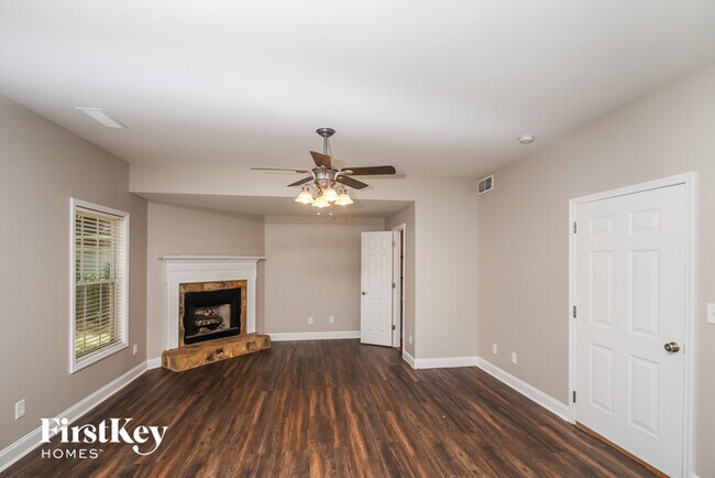 Photo - 292 Hiram Way