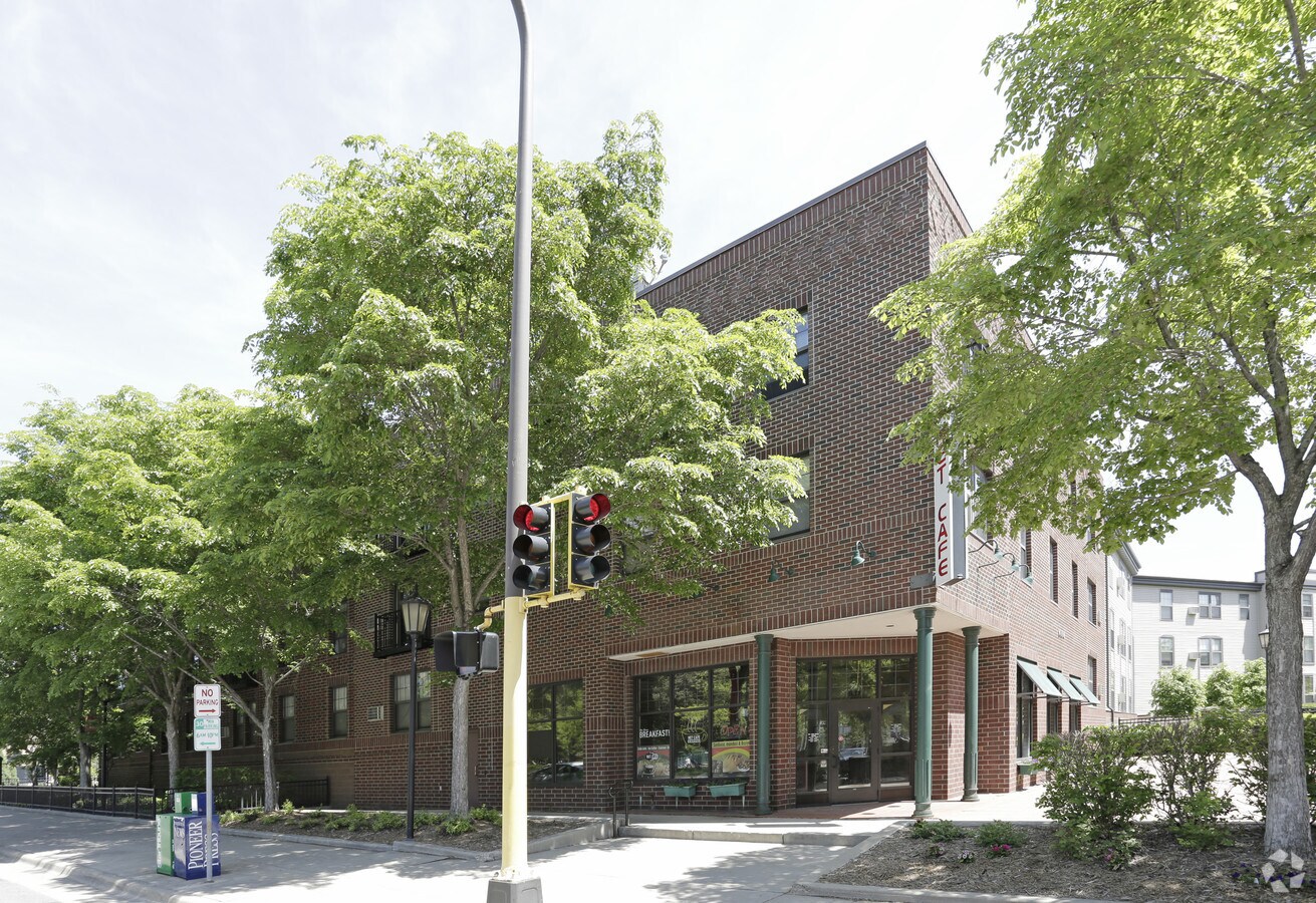 East Village South - East Village South Apartments
