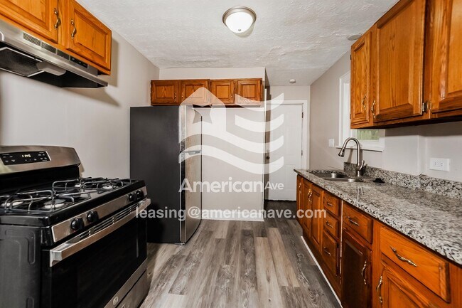 Photo - 242 E Park Blvd