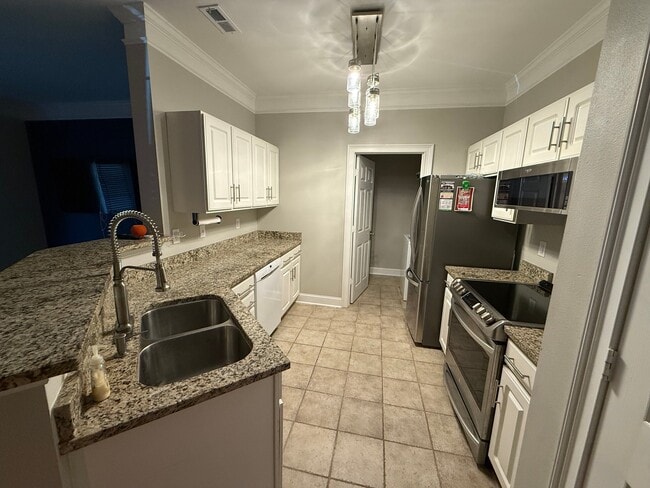 1421 Cambridge Lakes Dr