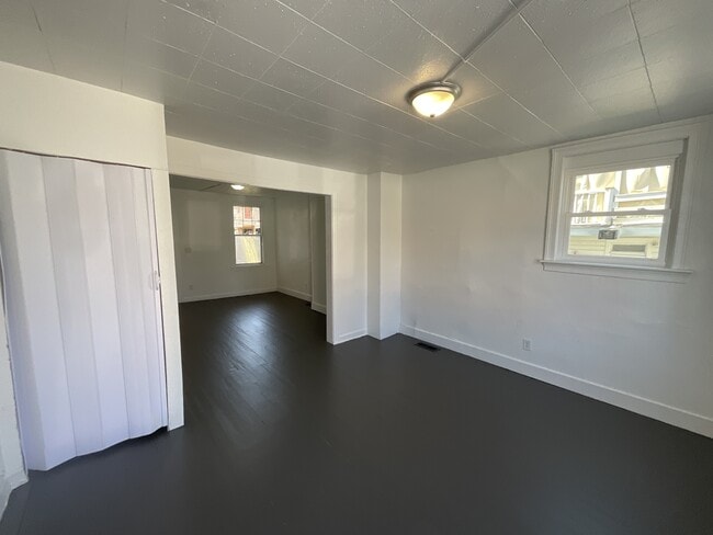 Photo - 208 Liberty Ct