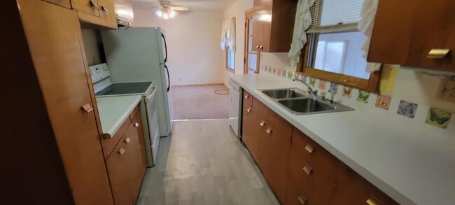 Photo - 421 Prentis Ave