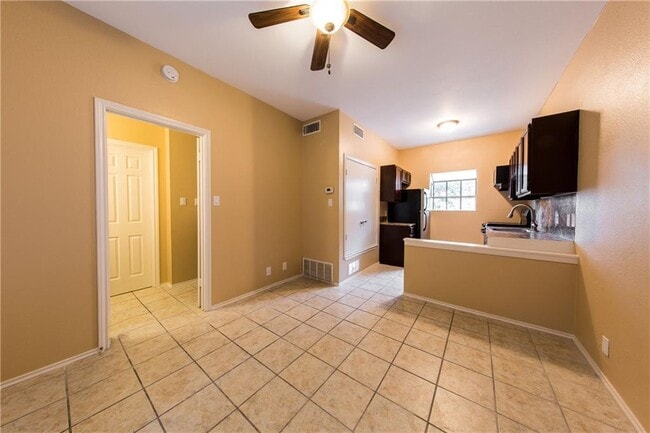 Photo - 3206 King St Unit 208