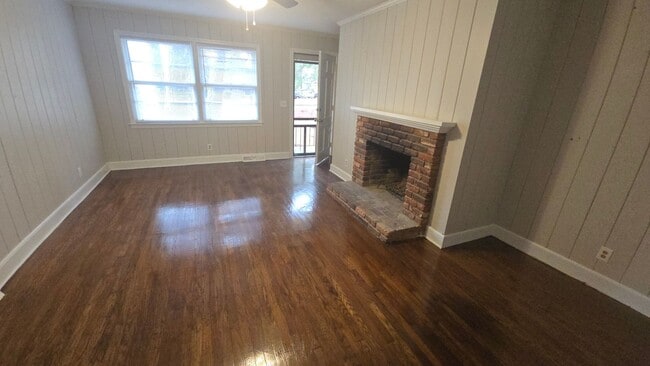 Photo - lonsford1575-1577 Unidad 1577