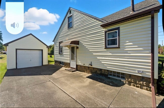 Photo - 132 33rd St SE