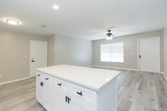 Photo - 7608 N Sanibel Cir