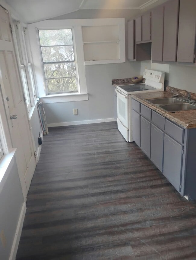 Photo - 1161 McRae Ave