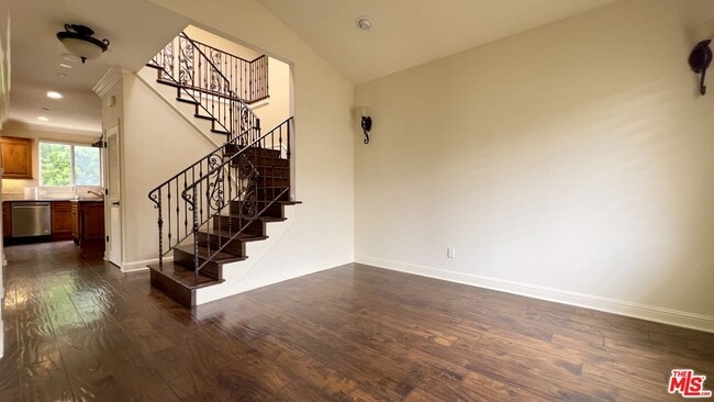 Photo - 1011 Green Ln