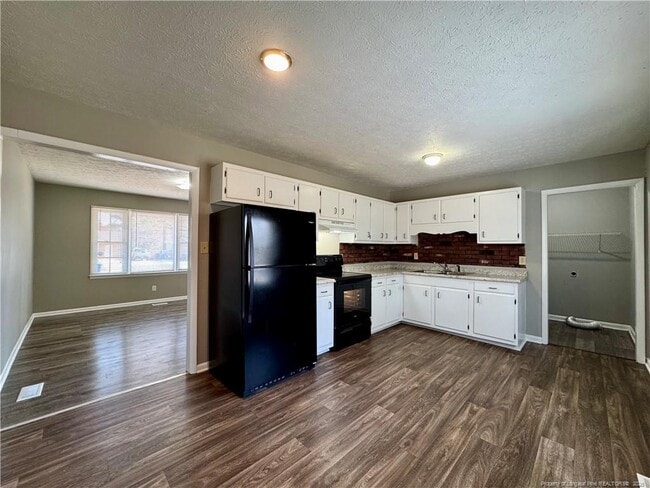 Photo - 1222 Kienast Dr