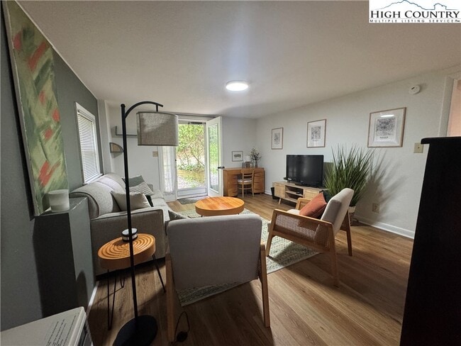 Photo - 358 Carl Giles Rd