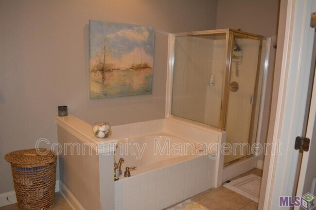 Photo - 4637 Burbank Dr Unit Apt 506
