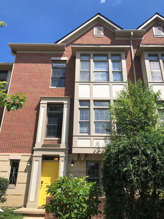 Building Photo - 19683 Chagrin Blvd Unit 19683