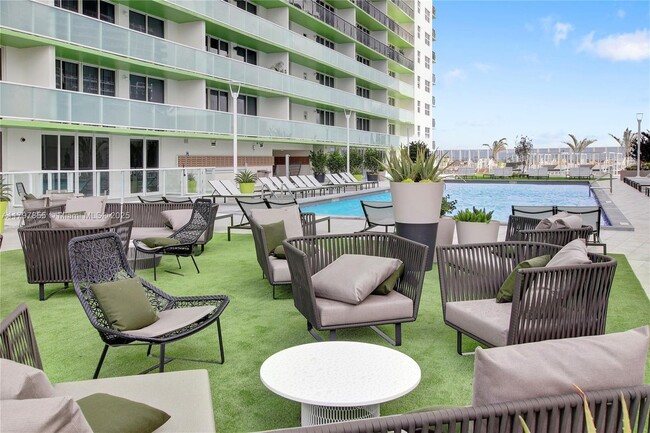 Photo - 1756 N Bayshore Dr Condo Unit 37J