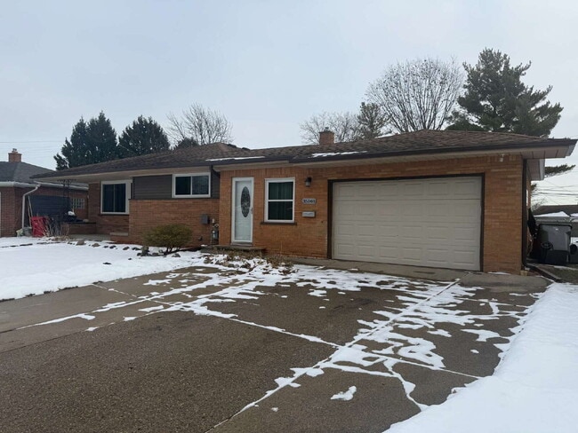 Building Photo - "3-Bed Home with Ample Space & Comfort in Clinton Township!"