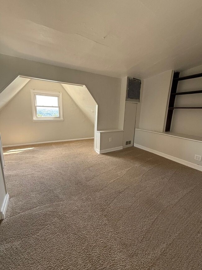 Photo - 1 Bed 1 Bath in Swissvale Unit 3