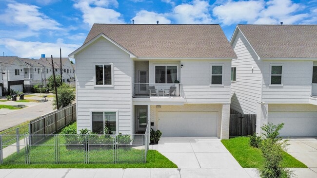 Photo - 1903 Wipprecht St