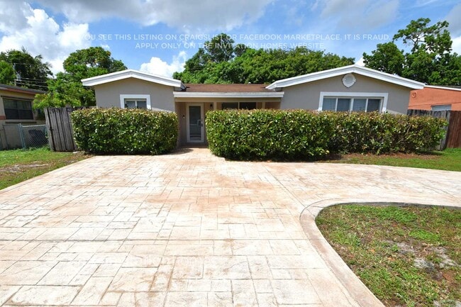 Building Photo - 7421 Normandy St Rental