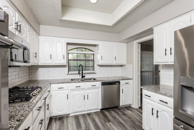 Photo - 608 Wisterglen Dr