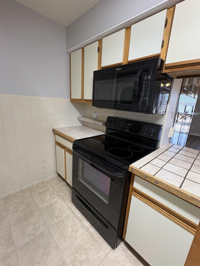 Photo - 922 Fairwood Lakes Dr