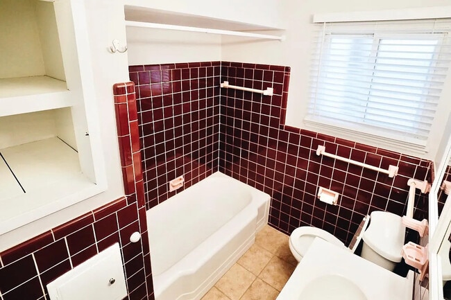 Photo - 22000 Gardner St