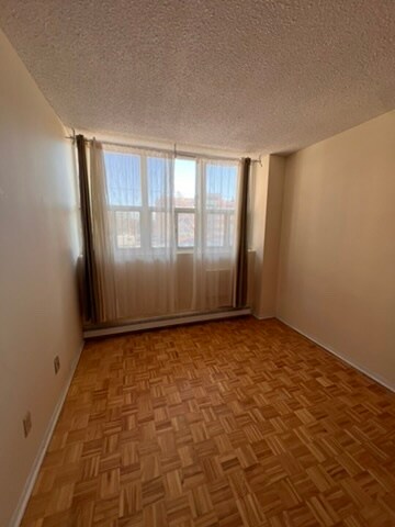 Photo - 263 MacLaren St