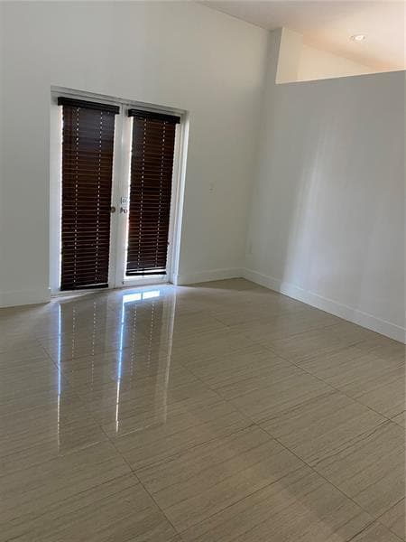 Photo - 10305 SW 70th St