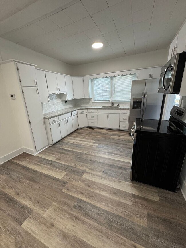 Photo - Spacious 2 bedroom, 1 bathroom house is Madisonville, KY