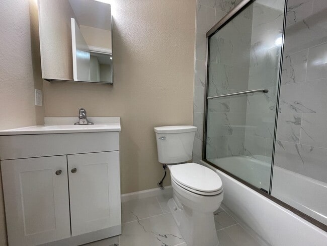 Photo - 1010 Grant Ave Unidad 26