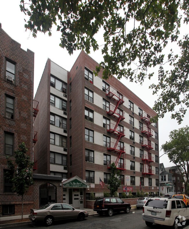 Primary Photo - 88-15 144th St