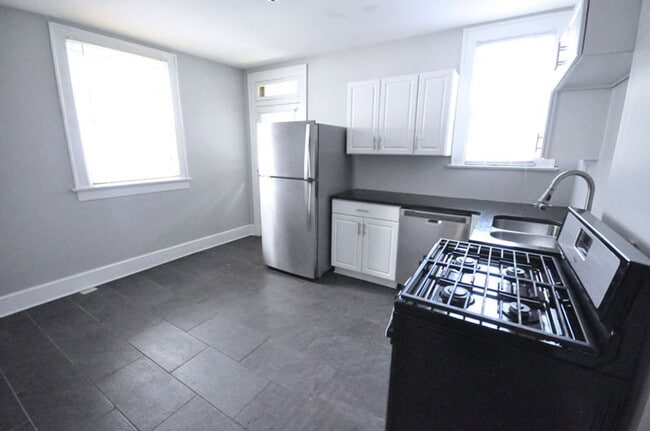 Photo - 388 Hanford St