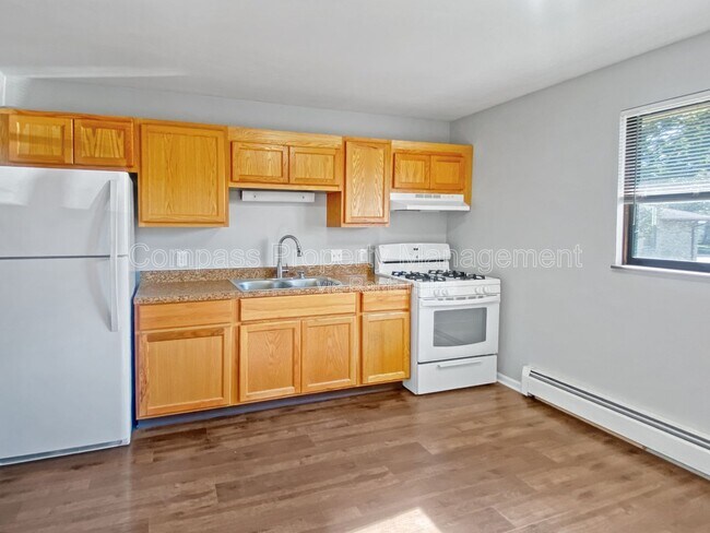 Photo - 136 N Lake St Unit 8