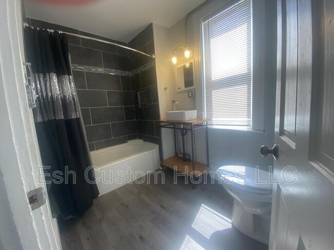Photo - 611 S Prince St