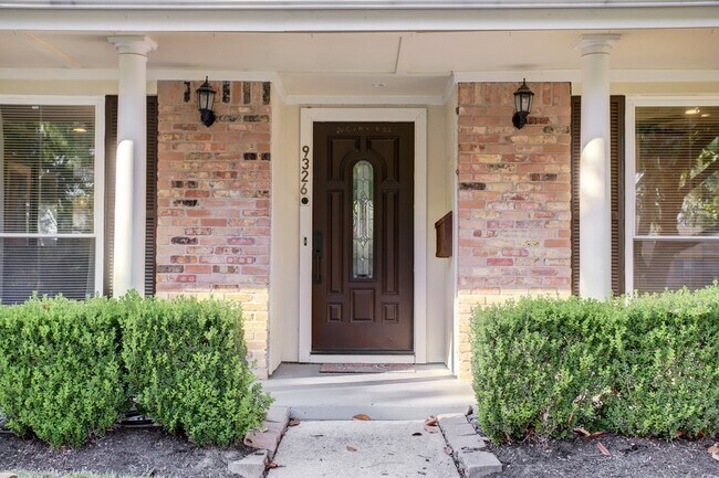 Photo - 9326 Meadowcroft Dr