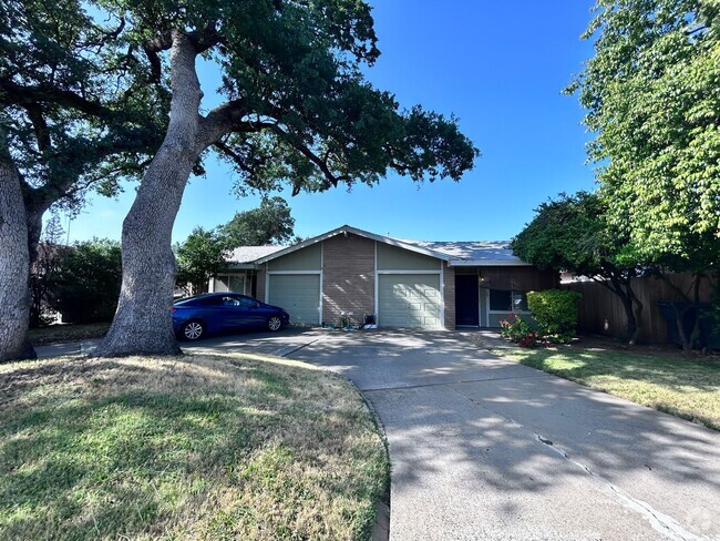 Building Photo - 4713-4715 Greenholme Drive Unit 4715 Greenholme Drive Rental
