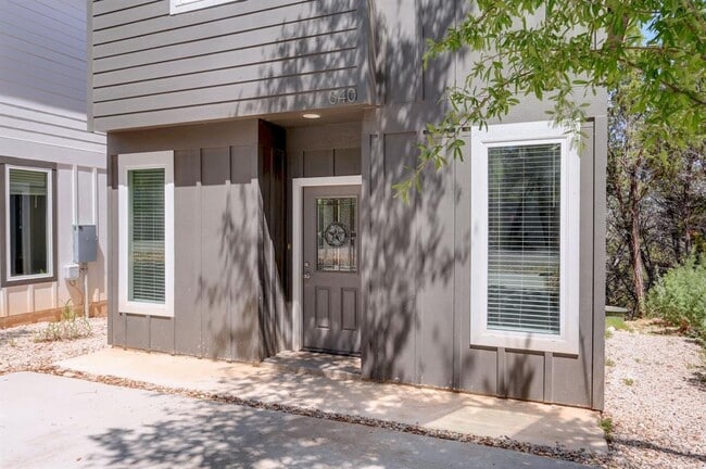 Photo - 340 Shady Bluff Dr