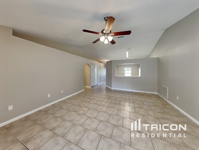 Photo - 521 Cloudcroft Dr House