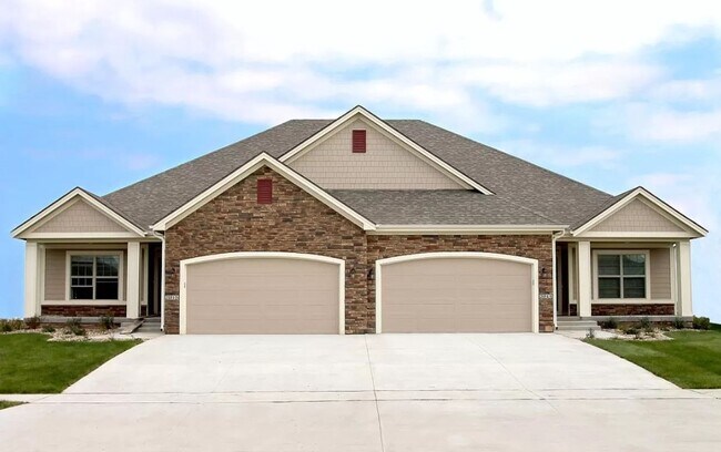 Centennial Pointe West