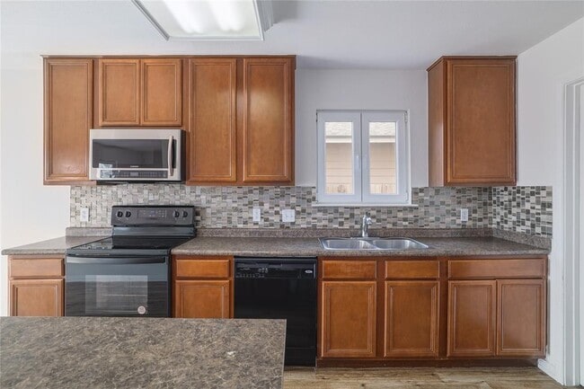 Photo - 13237 Coomes Dr