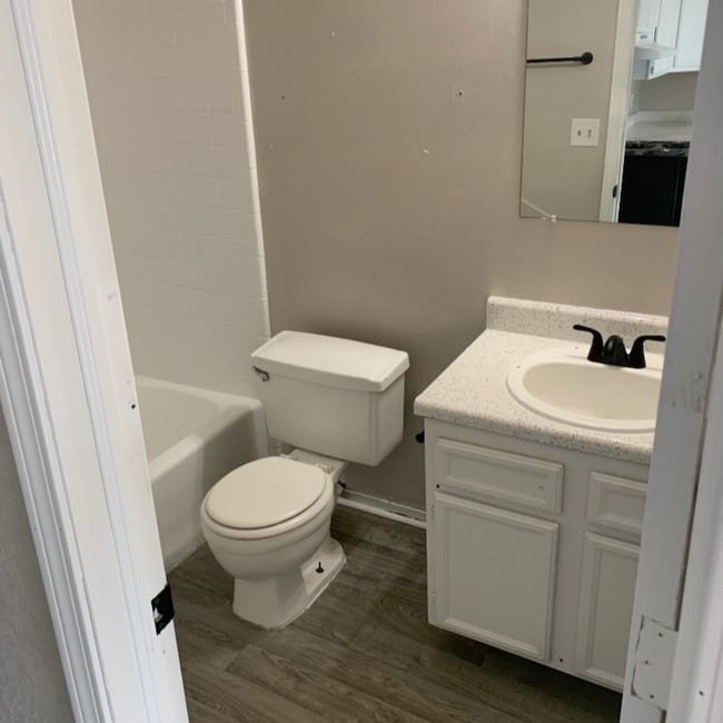 Photo - 107 E Kaw Ave Unidad 10