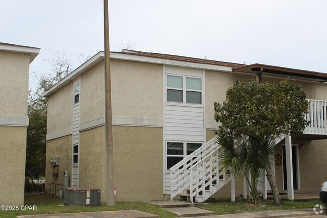 Building Photo - 3914 E 11th St Rental