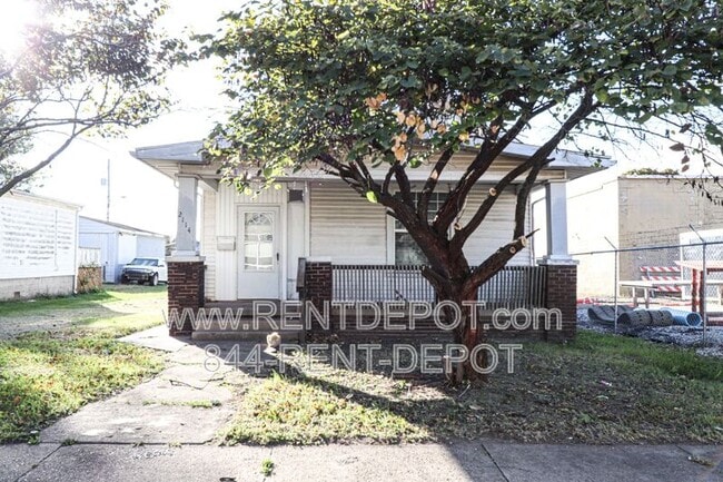 Photo - 2114 N. Fifth Ave.