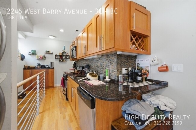 Photo - 2245 W Barry Ave Unit 3C